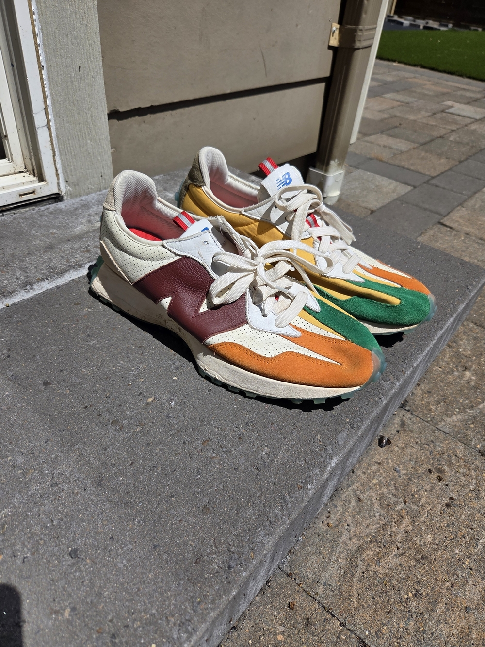 New Balance 327 "Heat Up" - Picture 2 of 4
